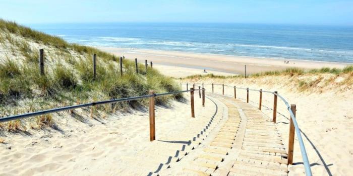 Beach House Met Parkeerplaats In Het Centrum Egmond aan Zee Exterior photo